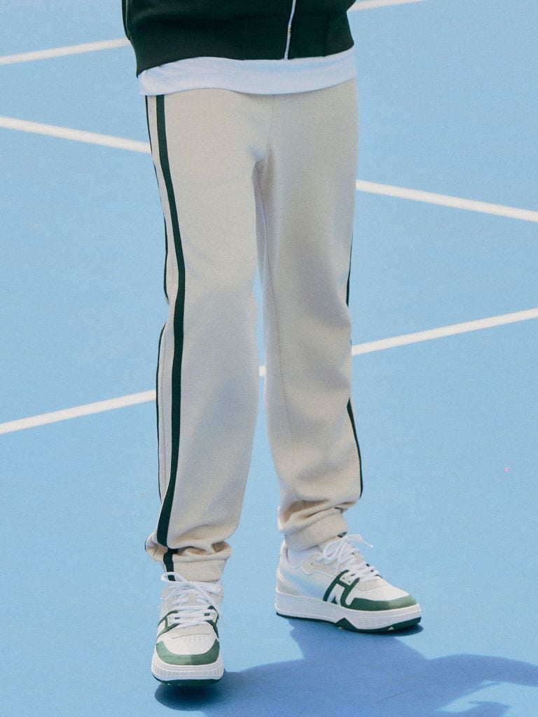 Quần Jogger Nỉ Màu Kem Sọc Xanh Đậm